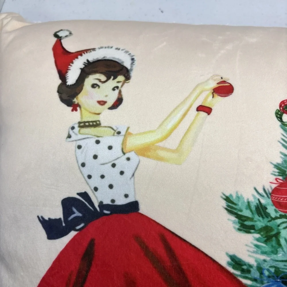 NWT Retro MCM Christmas Themed‎ Throw Pillow 20